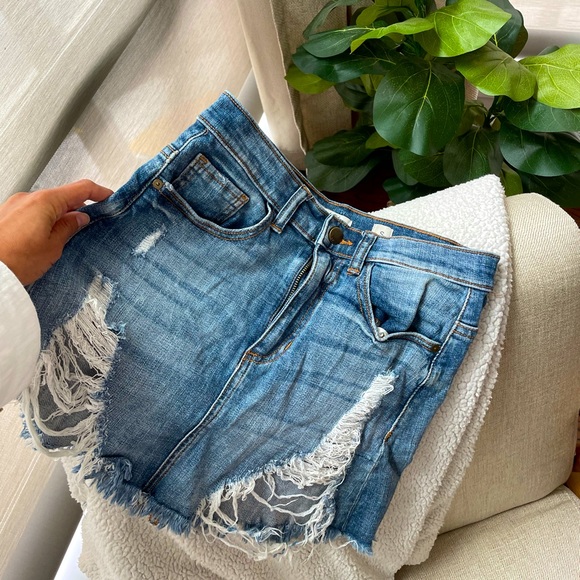 Distressed jean skirt size Small - Picture 2 of 4